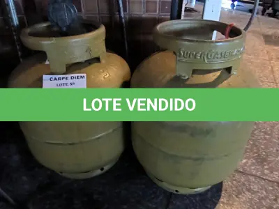 LOTE 130 - 2 BOTIJÃO DE GÁS. (NO ESTADO, NÃO SABEMOS SE FUNCIONA. LEILÃO NÃO TEM GARANTIA E NEM DEVOLUÇÃO). 