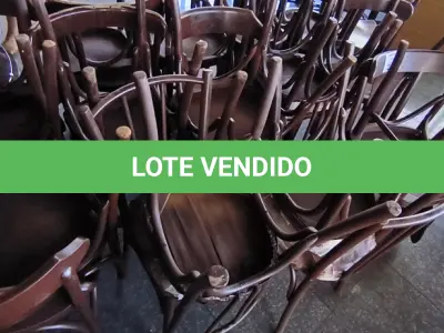 LOTE 204 - 27 CADEIRAS EM MADEIRA MODELO SÃO PAULO DA THONART. (NO ESTADO, NÃO SABEMOS SE FUNCIONA. LEILÃO NÃO TEM GARANTIA E NEM DEVOLUÇÃO). 