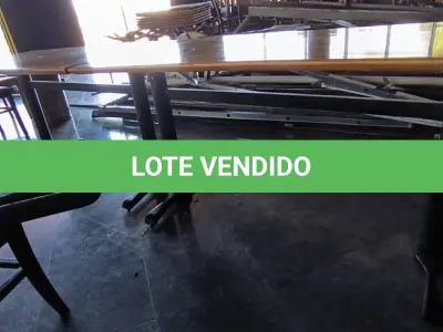 LOTE 193 - 02 MESAS 1,40 X 70 PÉ DE FERRO E TAMPO EM MADEIRA. (NO ESTADO, NÃO SABEMOS SE FUNCIONA. LEILÃO NÃO TEM GARANTIA E NEM DEVOLUÇÃO).