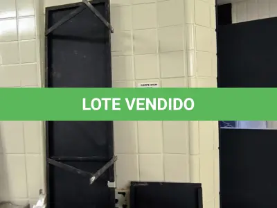 LOTE 103 - 5 PRATELEIRAS DE FERRO PRETOS. (NO ESTADO, NÃO SABEMOS SE FUNCIONA. LEILÃO NÃO TEM GARANTIA E NEM DEVOLUÇÃO).