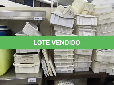 LOTE 043 - CAIXAS PLÁSTICAS DIVERSOS TAMANHOS E 03 COOLER SEM TAMPA. (NO ESTADO, NÃO SABEMOS SE FUNCIONA. LEILÃO NÃO TEM GARANTIA E NEM DEVOLUÇÃO).