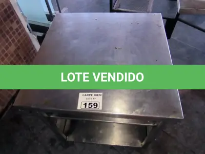 LOTE 159 - MESA DE INOX QUADRADA. (NO ESTADO, NÃO SABEMOS SE FUNCIONA. LEILÃO NÃO TEM GARANTIA E NEM DEVOLUÇÃO). 