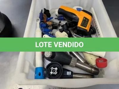 LOTE 082 - MAÇARICOS/ BICOS DE AZEITE E TERMOMETROS DIVERSOS. (NO ESTADO, NÃO SABEMOS SE FUNCIONA. LEILÃO NÃO TEM GARANTIA E NEM DEVOLUÇÃO).