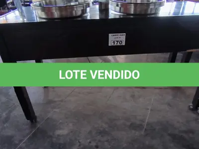 LOTE 170 - BALCÃO DE RODAS INOX E MADEIRA. (NO ESTADO, NÃO SABEMOS SE FUNCIONA. LEILÃO NÃO TEM GARANTIA E NEM DEVOLUÇÃO).