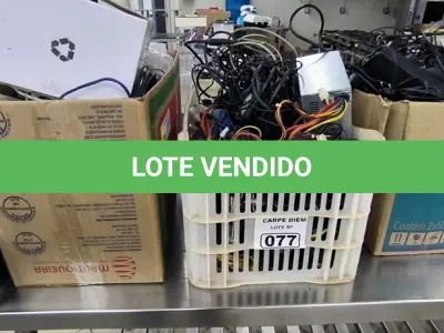LOTE 077 - CAIXAS DE CABOS DIVERSAS FONTES (NO ESTADO, NÃO SABEMOS SE FUNCIONA. LEILÃO NÃO TEM GARANTIA E NEM DEVOLUÇÃO).
