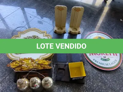 LOTE 236 - ITENS DECORATIVOS PARA BAR. (NO ESTADO, NÃO SABEMOS SE FUNCIONA. LEILÃO NÃO TEM GARANTIA E NEM DEVOLUÇÃO).