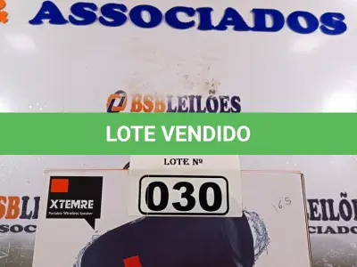 LOTE 030 - 01 CAIXA DE SOM PORTABLE WIRELESS SPEAKER COM ALÇA E CABO VERDE CAMUFLADO. (NOVO) (NO ESTADO) ATENÇÃO! FAZER A VISITAÇÃO ANTES DE ARREMATAR, NÃO SABEMOS SE FUNCIONA. LEILÃO NÃO TEM GARANTIA E NEM DEVOLUÇÃO, SUJEITO A POSSÍVEIS AVARIAS VISÍVEIS/OCULTAS E/OU AUSÊNCIA DE COMPONENTES.