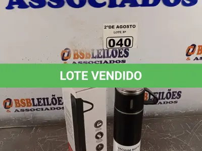 LOTE 040 - 01 GARRAFA TÉRMICA COM A TAMPA NO FORMATO DE XÍCARA. (NOVO) (NO ESTADO) ATENÇÃO! FAZER A VISITAÇÃO ANTES DE ARREMATAR, NÃO SABEMOS SE FUNCIONA. LEILÃO NÃO TEM GARANTIA E NEM DEVOLUÇÃO, SUJEITO A POSSÍVEIS AVARIAS VISÍVEIS/OCULTAS E/OU AUSÊNCIA DE COMPONENTES.