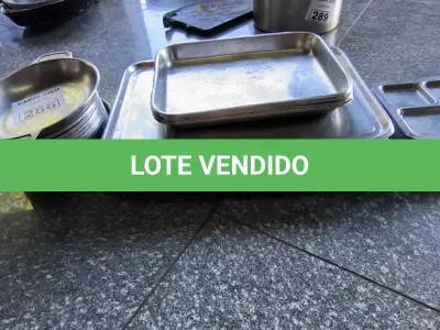 LOTE 286 - BANDEJAS, PETISQUEIRA DE INOX. (NO ESTADO, NÃO SABEMOS SE FUNCIONA. LEILÃO NÃO TEM GARANTIA E NEM DEVOLUÇÃO).