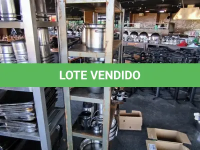 LOTE 210 - ESTANTE EM FERRO. (NO ESTADO, NÃO SABEMOS SE FUNCIONA. LEILÃO NÃO TEM GARANTIA E NEM DEVOLUÇÃO).