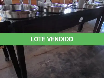 LOTE 169 - BALCÃO DE RODAS INOX E MADEIRA. (NO ESTADO, NÃO SABEMOS SE FUNCIONA. LEILÃO NÃO TEM GARANTIA E NEM DEVOLUÇÃO).