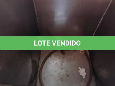 LOTE 111 - CAIXA DE GUARDAR GELO. (NO ESTADO, NÃO SABEMOS SE FUNCIONA. LEILÃO NÃO TEM GARANTIA E NEM DEVOLUÇÃO).