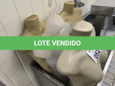 LOTE 052 - 05 MANEQUINS. (NO ESTADO, NÃO SABEMOS SE FUNCIONA. LEILÃO NÃO TEM GARANTIA E NEM DEVOLUÇÃO).