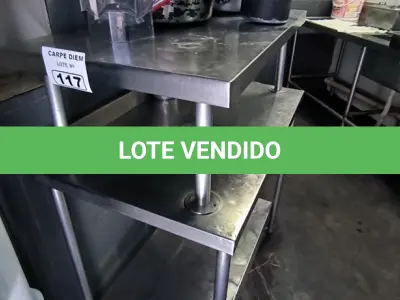 LOTE 117 - MESA DE INOX C/PRATELEIRA. (NO ESTADO, NÃO SABEMOS SE FUNCIONA. LEILÃO NÃO TEM GARANTIA E NEM DEVOLUÇÃO).