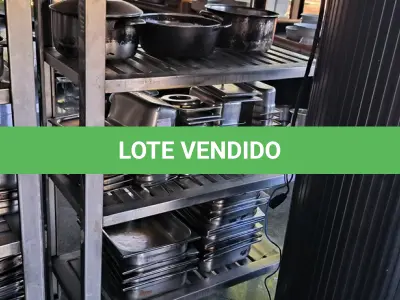 LOTE 208 - ESTANTE INOX. (NO ESTADO, NÃO SABEMOS SE FUNCIONA. LEILÃO NÃO TEM GARANTIA E NEM DEVOLUÇÃO).
