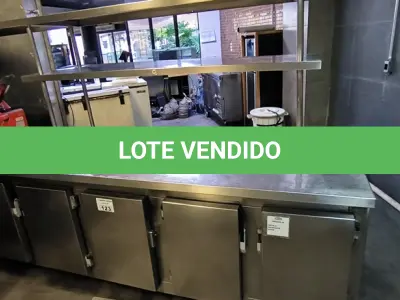 LOTE 123 - BALCÃO REFRIGERADO CINCO PORTAS C/PRATELEIRAS. (NO ESTADO, NÃO SABEMOS SE FUNCIONA. LEILÃO NÃO TEM GARANTIA E NEM DEVOLUÇÃO).