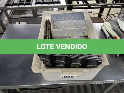 LOTE 089 - FORMAS DE PÃO, CUPCAKE E QUICHE DIVERSOS. (NO ESTADO, NÃO SABEMOS SE FUNCIONA. LEILÃO NÃO TEM GARANTIA E NEM DEVOLUÇÃO).