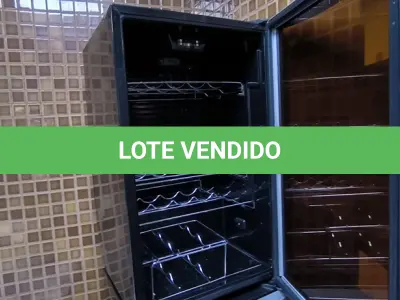 LOTE 128 - ADEGA CLIMATIZADA. (NO ESTADO, NÃO SABEMOS SE FUNCIONA. LEILÃO NÃO TEM GARANTIA E NEM DEVOLUÇÃO).