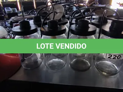 LOTE 220 - 12 LUMINÁRIAS. (NO ESTADO, NÃO SABEMOS SE FUNCIONA. LEILÃO NÃO TEM GARANTIA E NEM DEVOLUÇÃO).