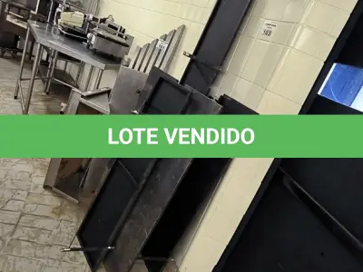 LOTE 103 - 5 PRATELEIRAS DE FERRO PRETOS. (NO ESTADO, NÃO SABEMOS SE FUNCIONA. LEILÃO NÃO TEM GARANTIA E NEM DEVOLUÇÃO).
