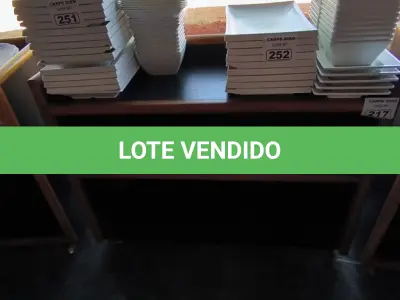 LOTE 217 - BALCÃO APOIO GARÇOM. (NO ESTADO, NÃO SABEMOS SE FUNCIONA. LEILÃO NÃO TEM GARANTIA E NEM DEVOLUÇÃO).