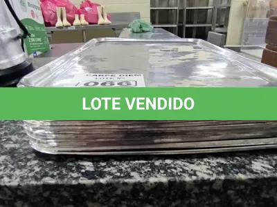 LOTE 066 - BANDEJAS INOX. (NO ESTADO, NÃO SABEMOS SE FUNCIONA. LEILÃO NÃO TEM GARANTIA E NEM DEVOLUÇÃO).