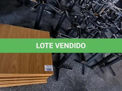 LOTE 190 - 14 MESAS DE MADEIRA 70 X70 PÉ DE FERRO E TAMPO EM MADEIRA. (NO ESTADO, NÃO SABEMOS SE FUNCIONA. LEILÃO NÃO TEM GARANTIA E NEM DEVOLUÇÃO).