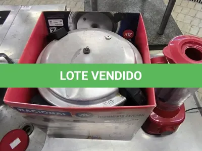 LOTE 069 - 01 PANELA DE PRESSÃO 20L, 01 LIQUIDIFICADOR. (NO ESTADO, NÃO SABEMOS SE FUNCIONA. LEILÃO NÃO TEM GARANTIA E NEM DEVOLUÇÃO).