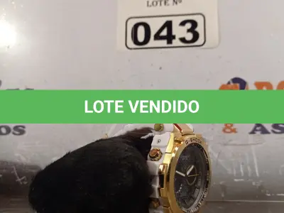 LOTE 043 - 01 RELÓGIO DE PULSO BRANCO/DOURADO. (NOVO) (NO ESTADO) ATENÇÃO! FAZER A VISITAÇÃO ANTES DE ARREMATAR, NÃO SABEMOS SE FUNCIONA. LEILÃO NÃO TEM GARANTIA E NEM DEVOLUÇÃO, SUJEITO A POSSÍVEIS AVARIAS VISÍVEIS/OCULTAS E/OU AUSÊNCIA DE COMPONENTES.