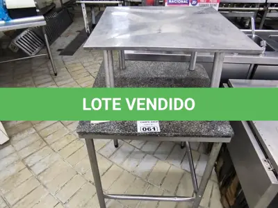 LOTE 061 - MESA C/ PRATELEIRA DE INOX E GRANITO. (NO ESTADO, NÃO SABEMOS SE FUNCIONA. LEILÃO NÃO TEM GARANTIA E NEM DEVOLUÇÃO).