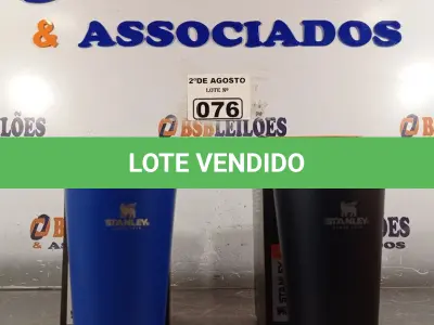 LOTE 076 - 02 COPOS TÉRMICOS. (NO ESTADO) ATENÇÃO! FAZER A VISITAÇÃO ANTES DE ARREMATAR, NÃO SABEMOS SE FUNCIONA. LEILÃO NÃO TEM GARANTIA E NEM DEVOLUÇÃO, SUJEITO A POSSÍVEIS AVARIAS VISÍVEIS/OCULTAS E/OU AUSÊNCIA DE COMPONENTES.