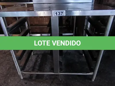 LOTE 137 - BANCADA DE INOX C/ SUPORTE P/ GAVETAS GN. (NO ESTADO, NÃO SABEMOS SE FUNCIONA. LEILÃO NÃO TEM GARANTIA E NEM DEVOLUÇÃO).