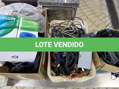 LOTE 077 - CAIXAS DE CABOS DIVERSAS FONTES (NO ESTADO, NÃO SABEMOS SE FUNCIONA. LEILÃO NÃO TEM GARANTIA E NEM DEVOLUÇÃO).