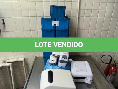 LOTE 071 - 11 CAIXAS ORGANIZADOR, 03 DISPERS PAPEL, 04 DISPERS SABONETE. (NO ESTADO, NÃO SABEMOS SE FUNCIONA. LEILÃO NÃO TEM GARANTIA E NEM DEVOLUÇÃO).