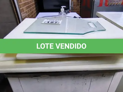 LOTE 127 - TABUAS DE POLIETILENO DIVERSOS TAMANHOS E CORES. (NO ESTADO, NÃO SABEMOS SE FUNCIONA. LEILÃO NÃO TEM GARANTIA E NEM DEVOLUÇÃO).