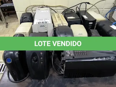 LOTE 045 - NOBREAK E ESTABILIZADORES DIVERSOS. (NO ESTADO, NÃO SABEMOS SE FUNCIONA. LEILÃO NÃO TEM GARANTIA E NEM DEVOLUÇÃO).