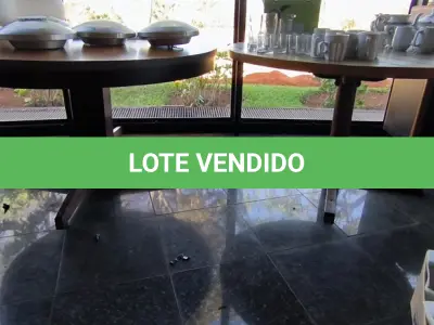 LOTE 194 - 02 MESAS REDONDAS GRANDES PÉ DE FERRO E TAMPO EM MADEIRA. (NO ESTADO, NÃO SABEMOS SE FUNCIONA. LEILÃO NÃO TEM GARANTIA E NEM DEVOLUÇÃO).
