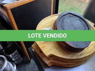 LOTE 262 - MADEIRAS PARA PIZZA. (NO ESTADO, NÃO SABEMOS SE FUNCIONA. LEILÃO NÃO TEM GARANTIA E NEM DEVOLUÇÃO).