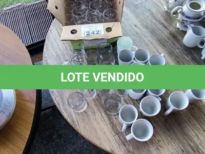 LOTE 242 - COPO TAÇAS E CANECAS. (NO ESTADO, NÃO SABEMOS SE FUNCIONA. LEILÃO NÃO TEM GARANTIA E NEM DEVOLUÇÃO).