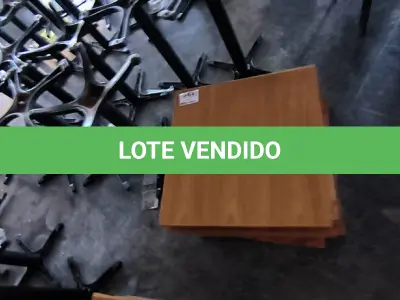 LOTE 191 - 12 MESAS DE MADEIRA 70 X70 PÉ DE FERRO E TAMPO EM MADEIRA. (NO ESTADO, NÃO SABEMOS SE FUNCIONA. LEILÃO NÃO TEM GARANTIA E NEM DEVOLUÇÃO).