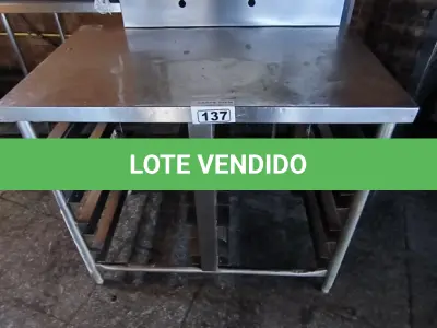 LOTE 137 - BANCADA DE INOX C/ SUPORTE P/ GAVETAS GN. (NO ESTADO, NÃO SABEMOS SE FUNCIONA. LEILÃO NÃO TEM GARANTIA E NEM DEVOLUÇÃO).