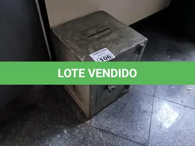 LOTE 106 - COFRE. (NO ESTADO, NÃO SABEMOS SE FUNCIONA. LEILÃO NÃO TEM GARANTIA E NEM DEVOLUÇÃO).