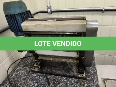 LOTE 055 - CORTA MASSA INDUSTRIAL. (NO ESTADO, NÃO SABEMOS SE FUNCIONA. LEILÃO NÃO TEM GARANTIA E NEM DEVOLUÇÃO).