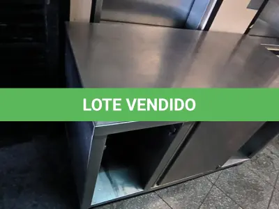 LOTE 176 - BANCADA INOX COM PORTA. (NO ESTADO, NÃO SABEMOS SE FUNCIONA. LEILÃO NÃO TEM GARANTIA E NEM DEVOLUÇÃO).