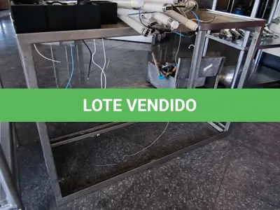 LOTE 179 - BANCADA DE INOX E GRANITO. (NO ESTADO, NÃO SABEMOS SE FUNCIONA. LEILÃO NÃO TEM GARANTIA E NEM DEVOLUÇÃO).