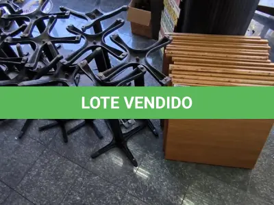 LOTE 189 - 15 MESAS DE MADEIRA 70 X70 PÉ DE FERRO E TAMPO EM MADEIRA. (NO ESTADO, NÃO SABEMOS SE FUNCIONA. ,LEILÃO NÃO TEM GARANTIA E NEM DEVOLUÇÃO).