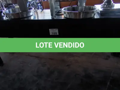 LOTE 169 - BALCÃO DE RODAS INOX E MADEIRA. (NO ESTADO, NÃO SABEMOS SE FUNCIONA. LEILÃO NÃO TEM GARANTIA E NEM DEVOLUÇÃO).
