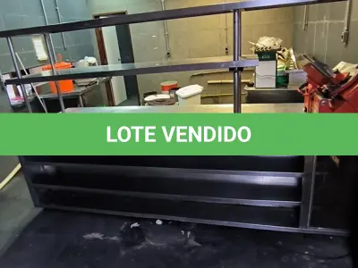 LOTE 123 - BALCÃO REFRIGERADO CINCO PORTAS C/PRATELEIRAS. (NO ESTADO, NÃO SABEMOS SE FUNCIONA. LEILÃO NÃO TEM GARANTIA E NEM DEVOLUÇÃO).