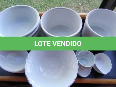 LOTE 258 - LOUÇAS PARA SERVIR DIVERSOS, BOWLS DE LOUÇA. (NO ESTADO, NÃO SABEMOS SE FUNCIONA. LEILÃO NÃO TEM GARANTIA E NEM DEVOLUÇÃO).