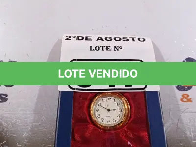 LOTE 047 - 01 RELÓGIO DE BOLSO ANALÓGICO. (NO ESTADO) ATENÇÃO! FAZER A VISITAÇÃO ANTES DE ARREMATAR, NÃO SABEMOS SE FUNCIONA. LEILÃO NÃO TEM GARANTIA E NEM DEVOLUÇÃO, SUJEITO A POSSÍVEIS AVARIAS VISÍVEIS/OCULTAS E/OU AUSÊNCIA DE COMPONENTES.